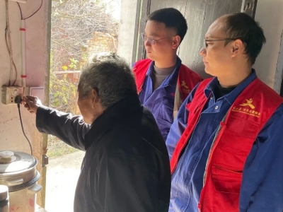 黨員志愿服務(wù)：關(guān)愛(ài)孤寡老人，共筑平安桐鄉(xiāng)